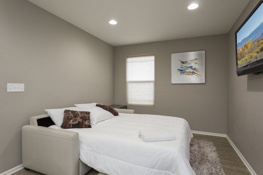 Photo of Bedroom in Aurora