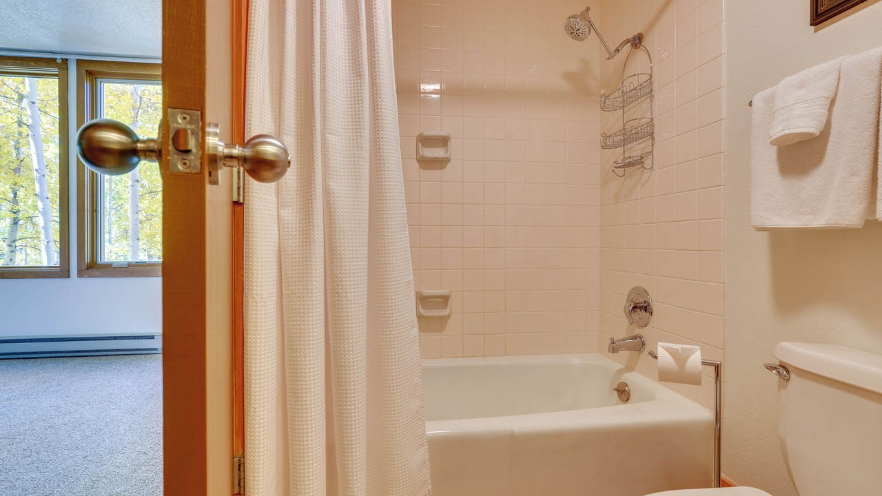 Photo of Bathroom in Lakeside Village