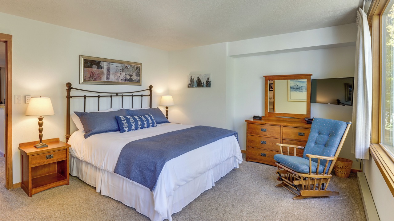 Photo of Bedroom in Lakeside Village