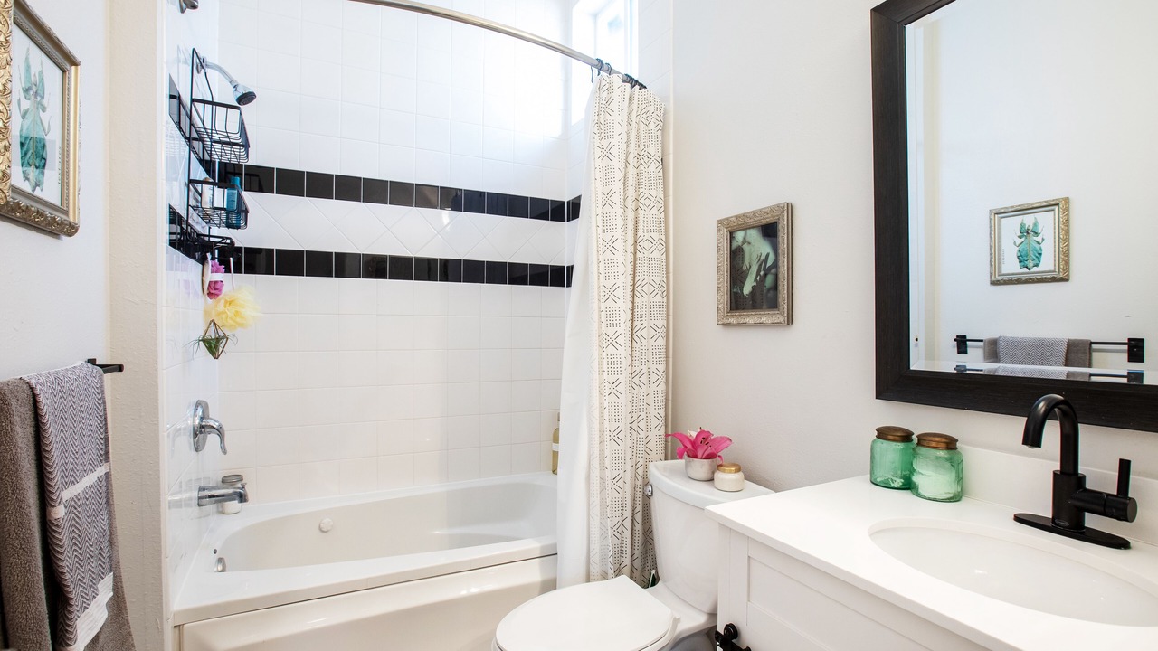 Photo of Bathroom in Lincoln Park
