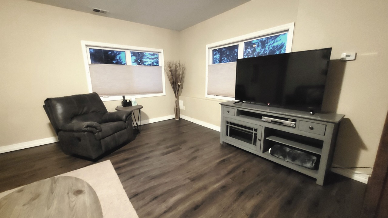 Photo of Livingroom in North Central Westminster