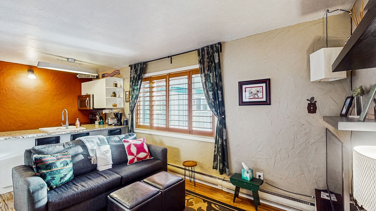 Photo of Livingroom in Fraser