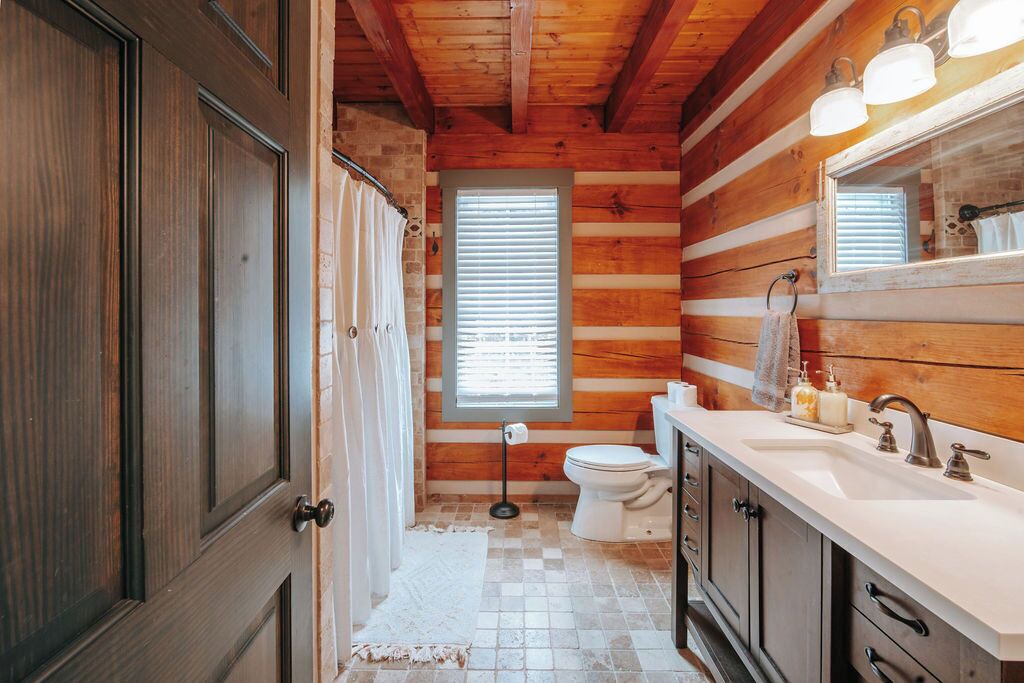 Photo of Bathroom in Alma