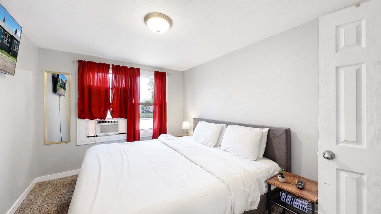 Photo of Bedroom in Dupont