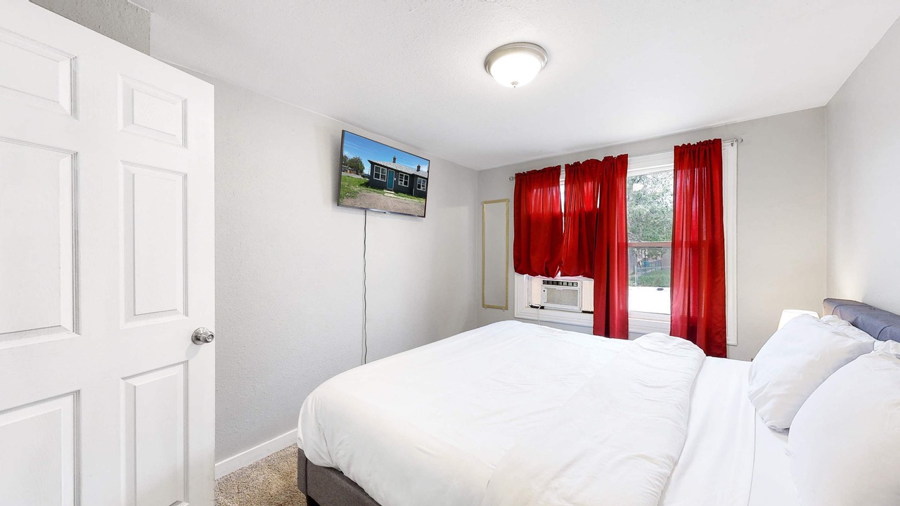 Photo of Bedroom in Dupont