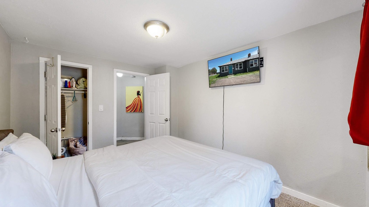 Photo of Bedroom in Dupont