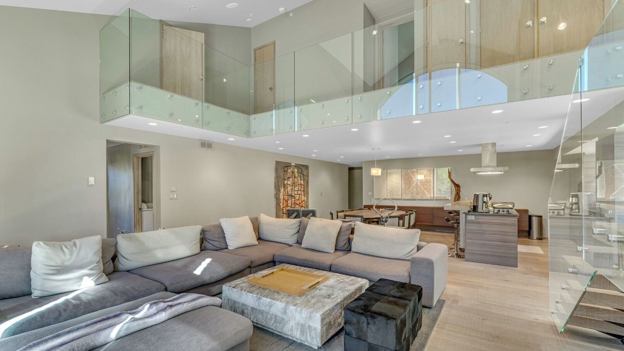 Photo of Livingroom in Vail