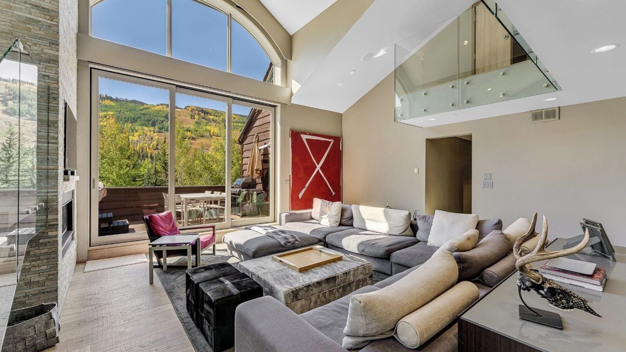 Photo of Livingroom in Vail