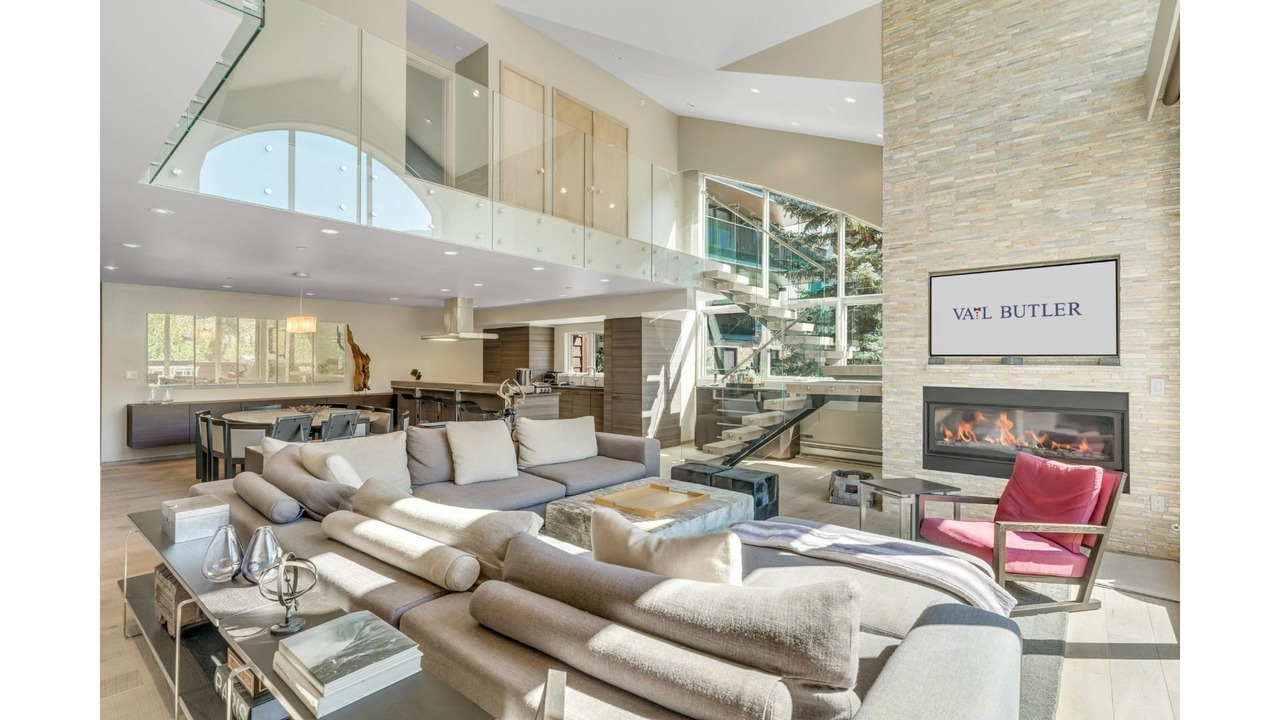 Photo of Livingroom in Vail