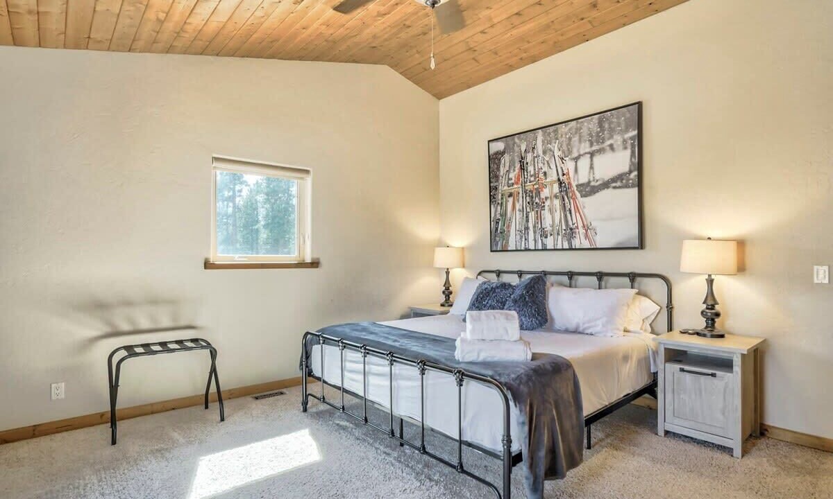 Photo of Bedroom in Woodland Park