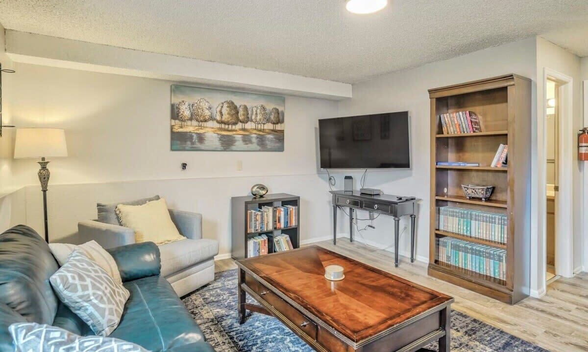 Photo of Livingroom in Security-Widefield