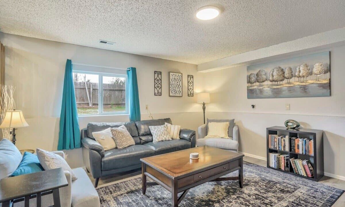 Photo of Livingroom in Security-Widefield