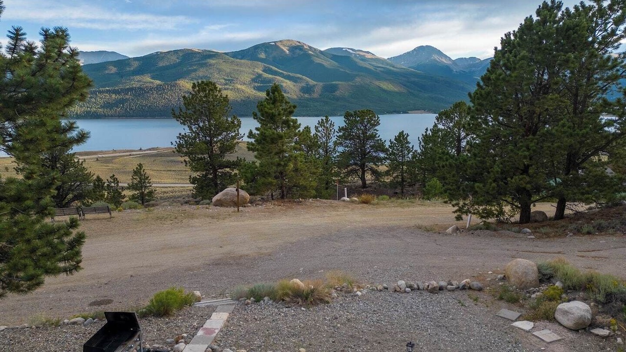 Photo of Outdoor in Twin Lakes