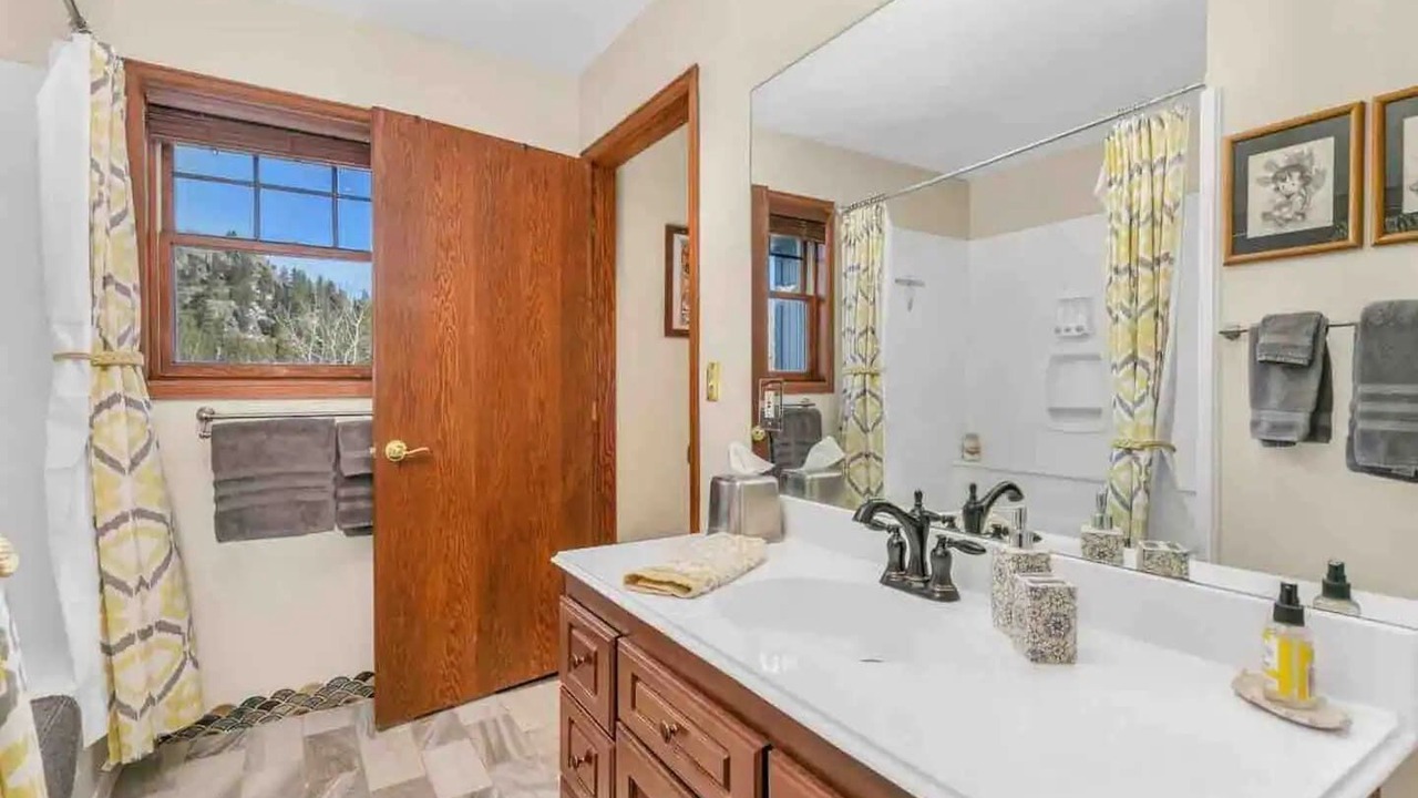 Photo of Bathroom in Black Hawk