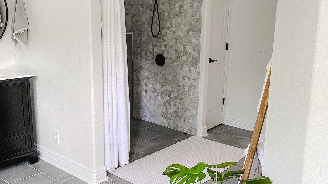 Photo of Bathroom in Dalton Ranch