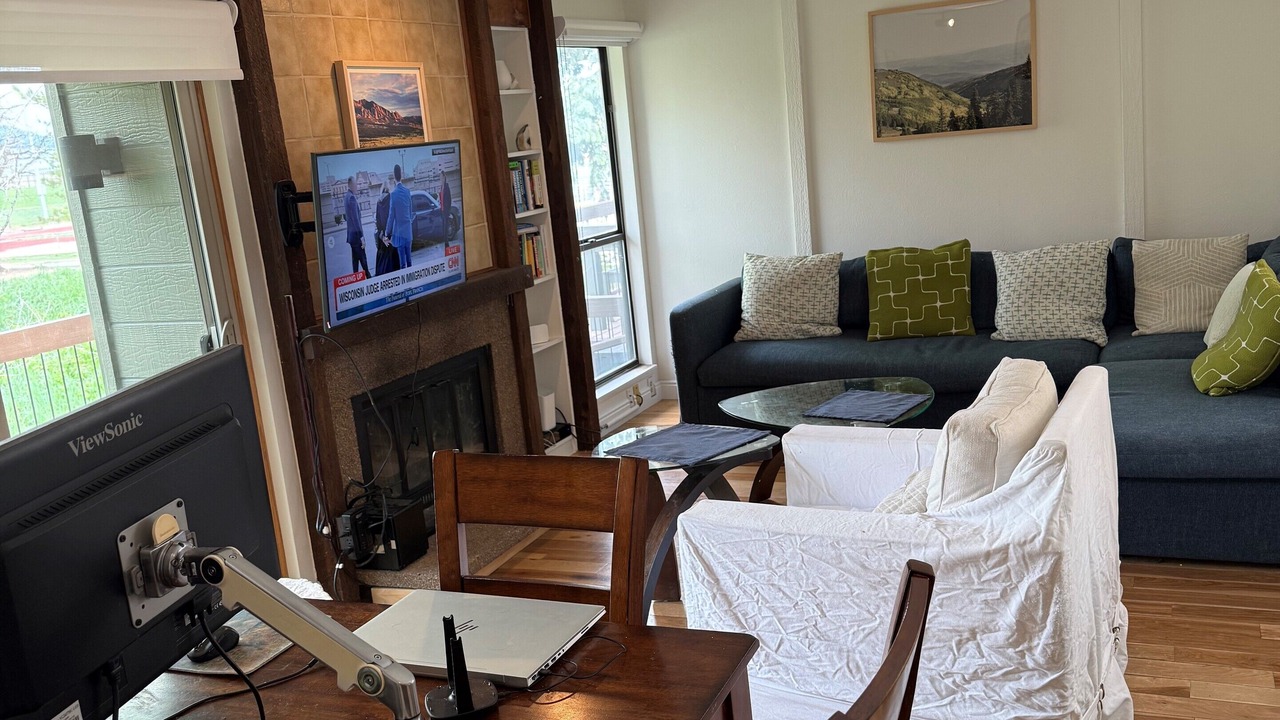 Photo of Livingroom in Table Mesa