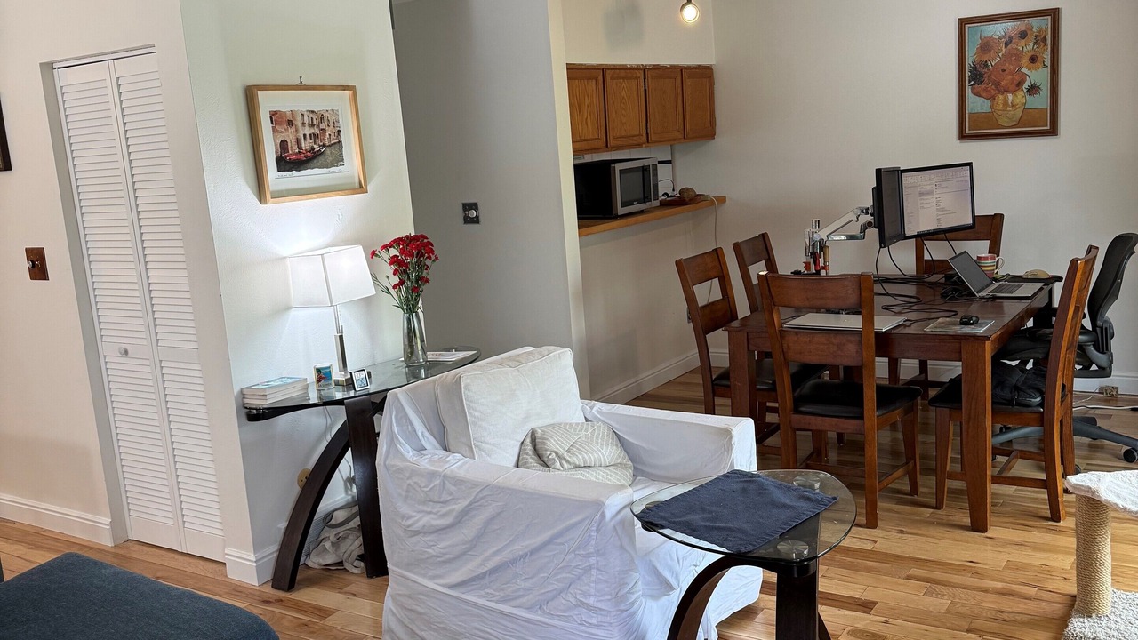 Photo of Livingroom in Table Mesa