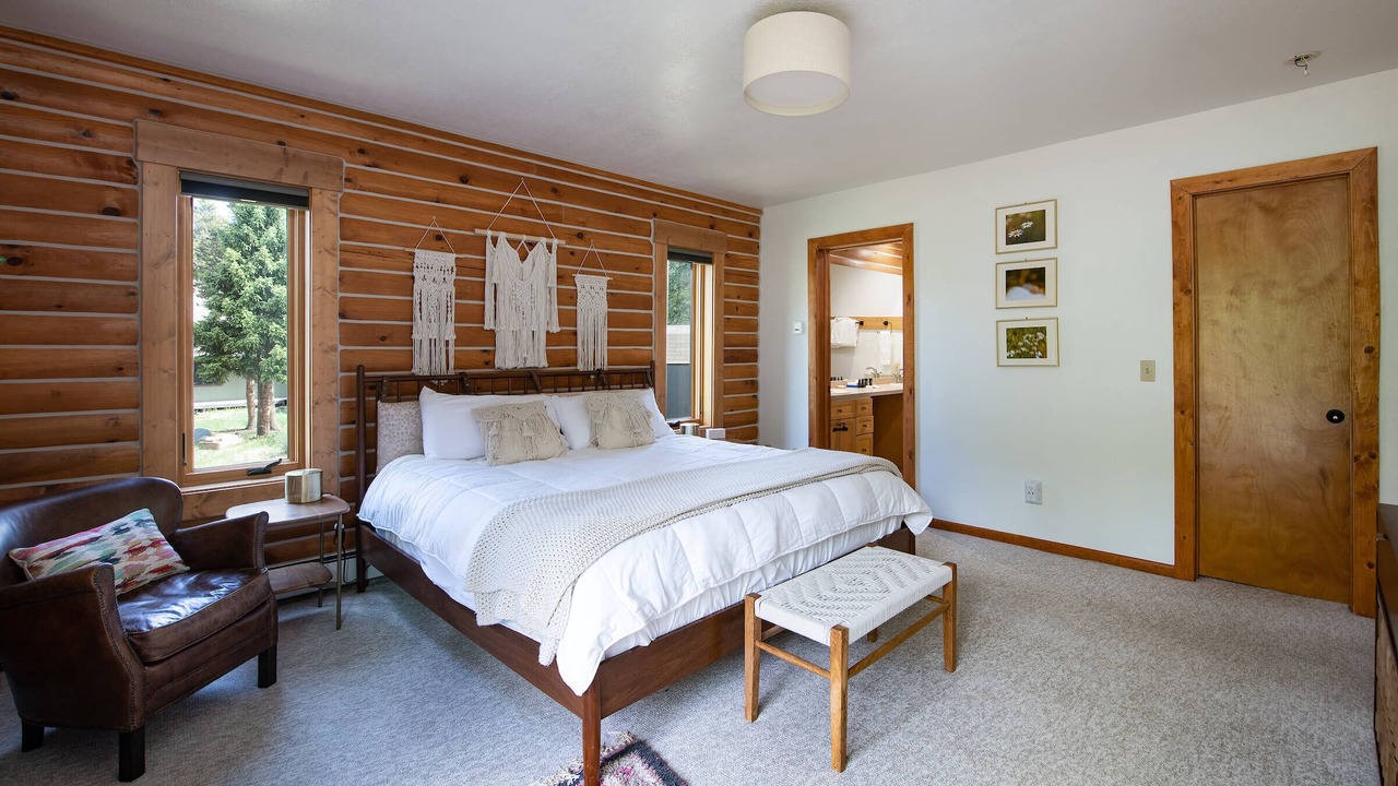 Photo of Bedroom in Blue River