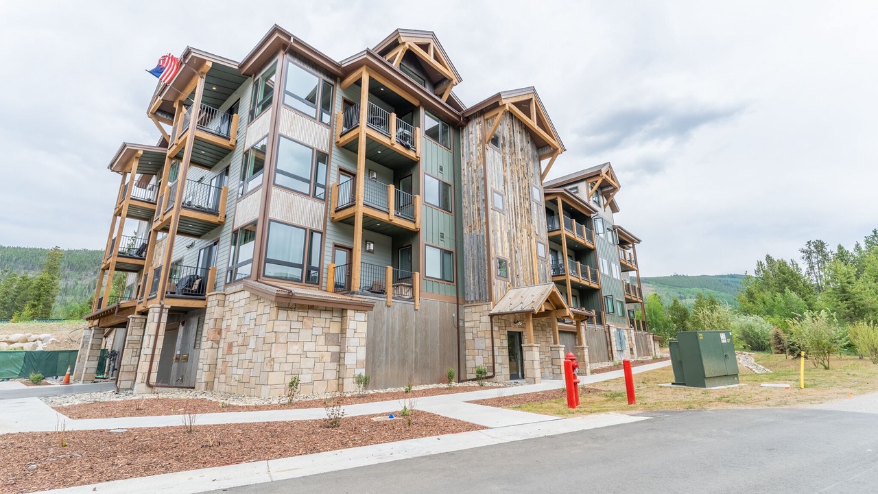 Photo of Outdoor in Lakeside Village