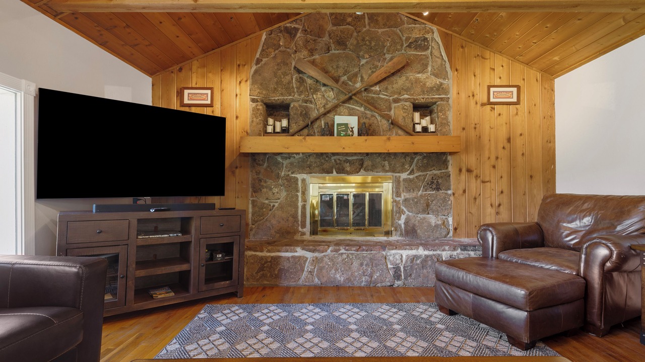 Photo of Livingroom in Evergreen