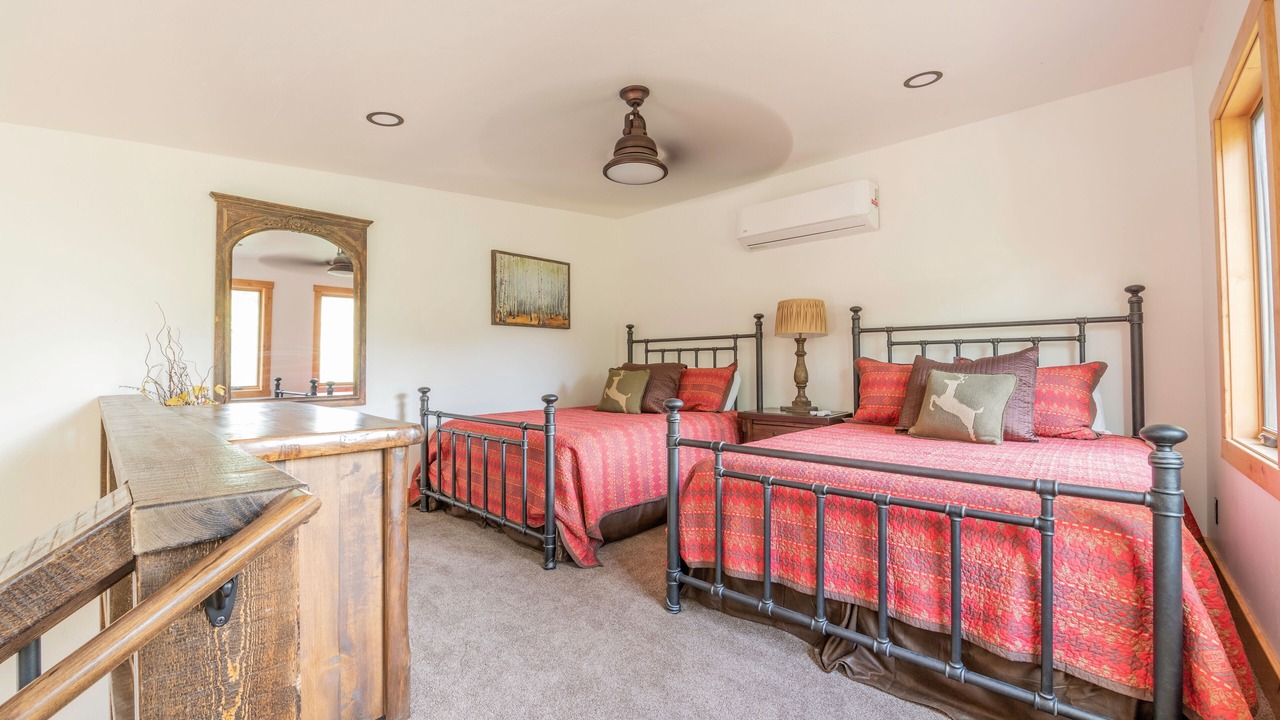 Photo of Bedroom in South Fork