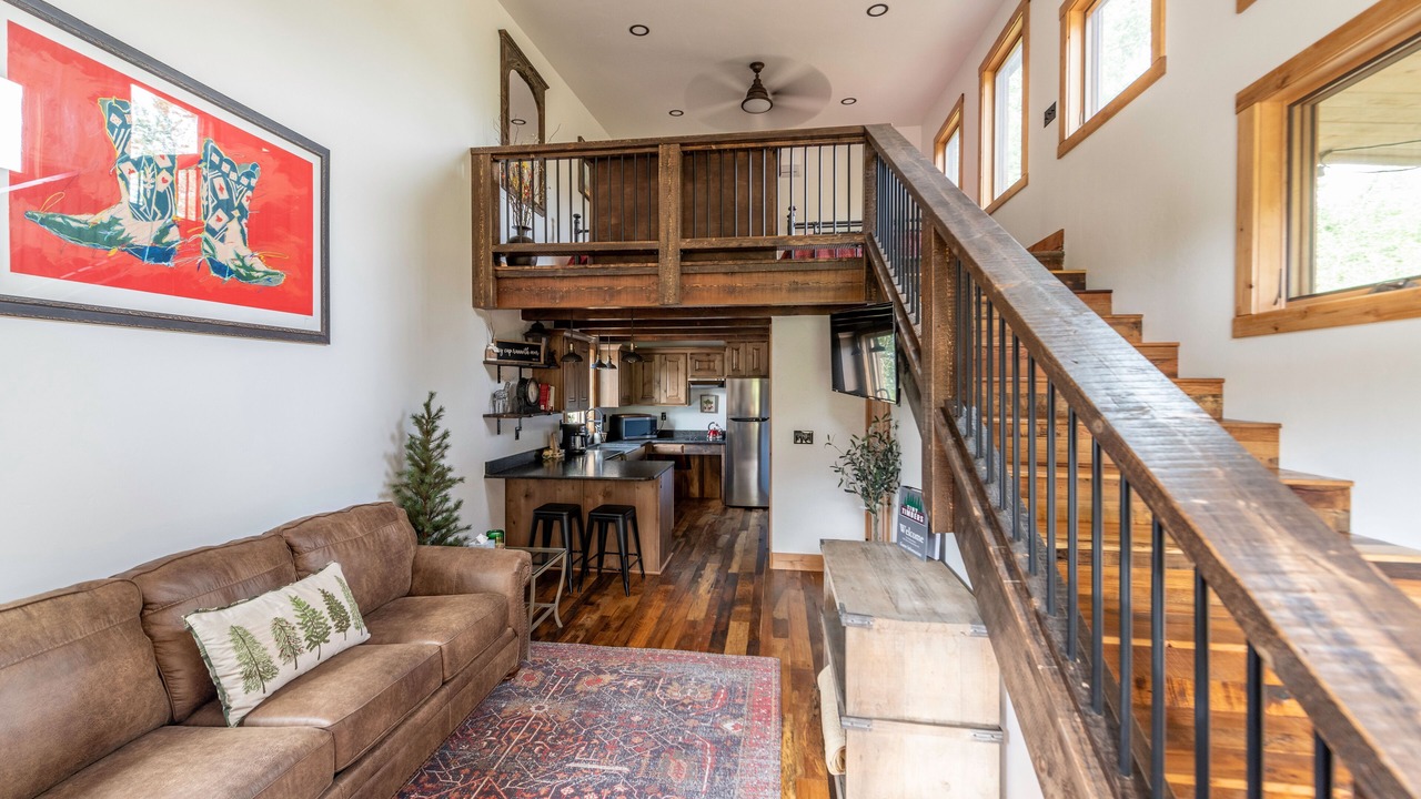 Photo of Livingroom in South Fork