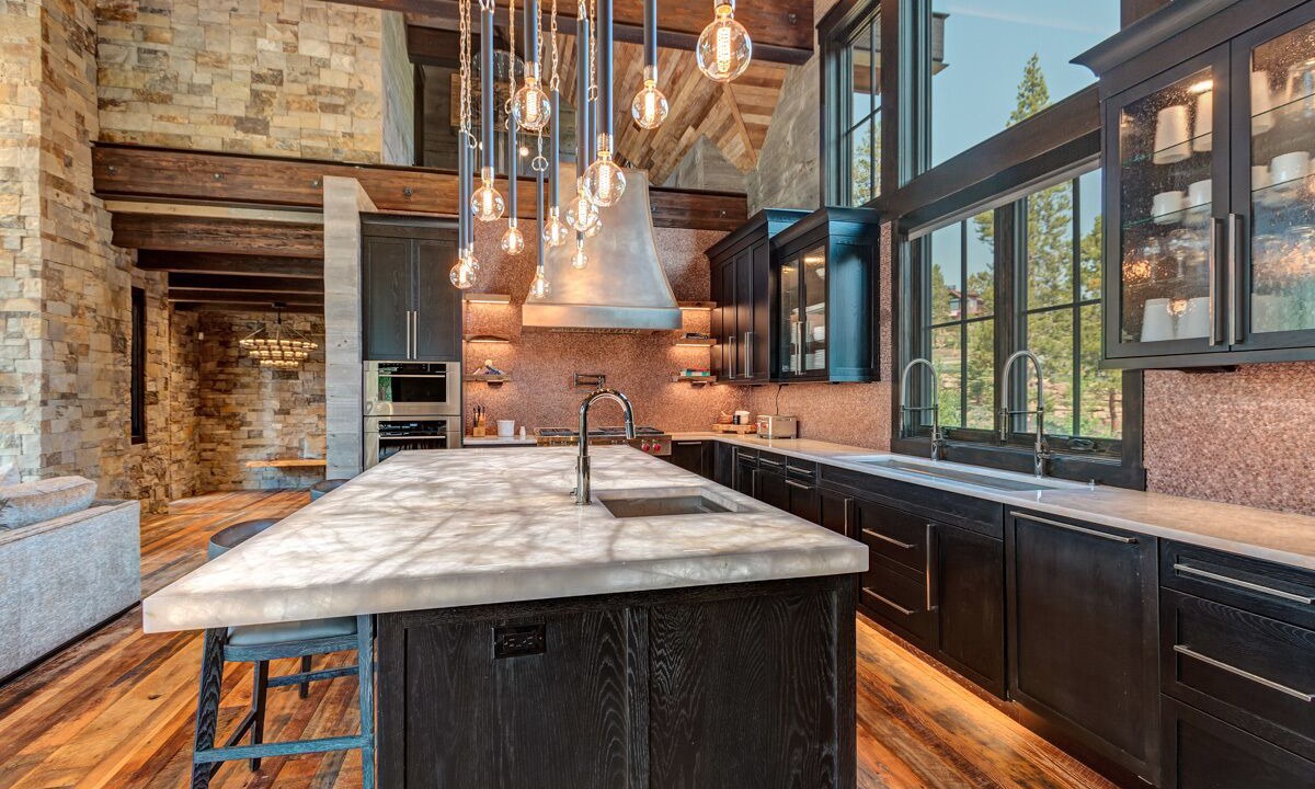 Photo of Kitchen in Peak 8