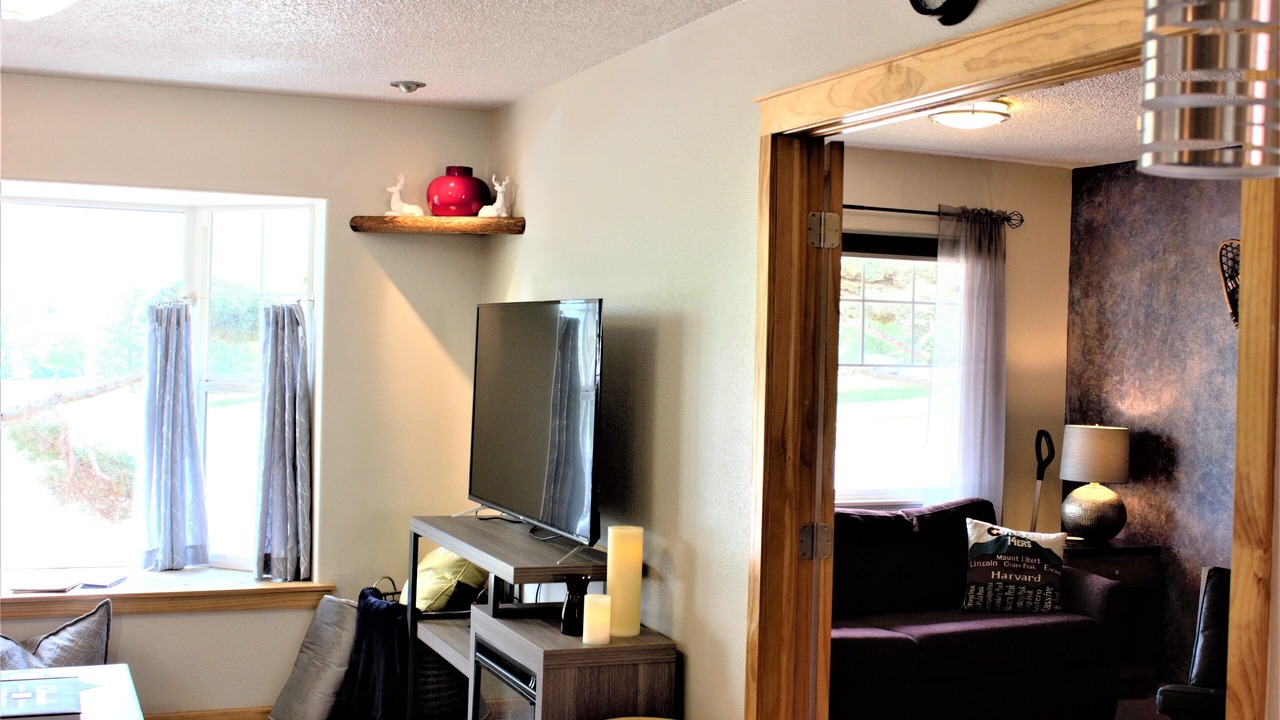 Photo of Livingroom in Central Colorado Springs