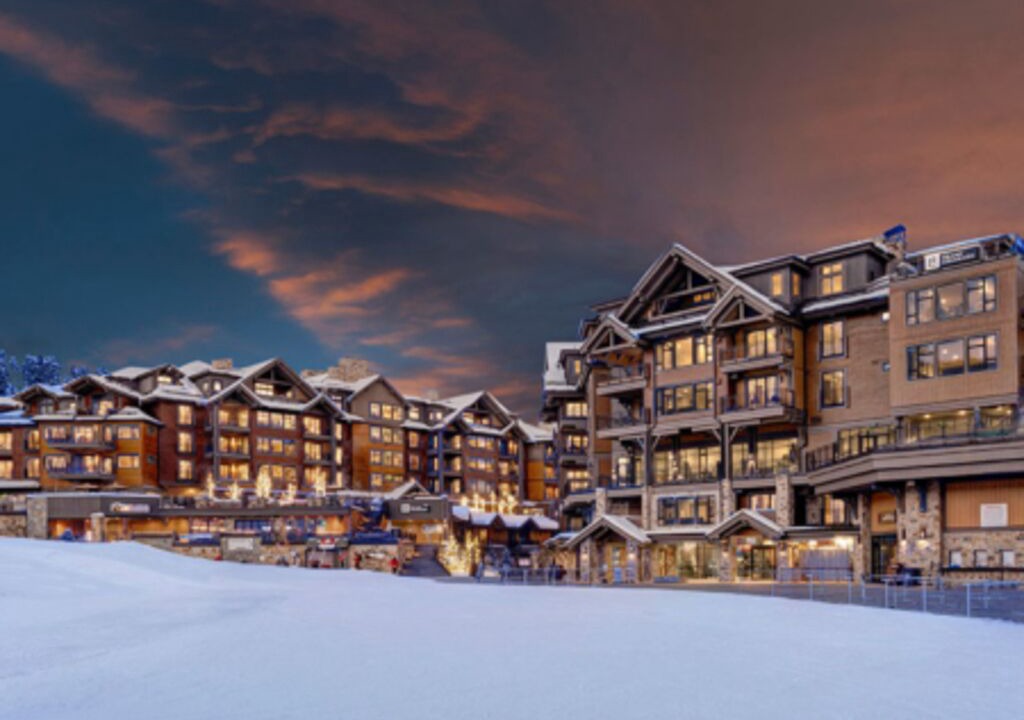 Photo of Outdoor in Peak 8