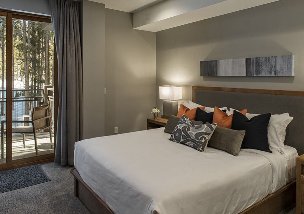 Photo of Bedroom in Peak 8