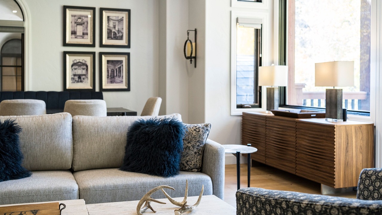Photo of Livingroom in Edwards