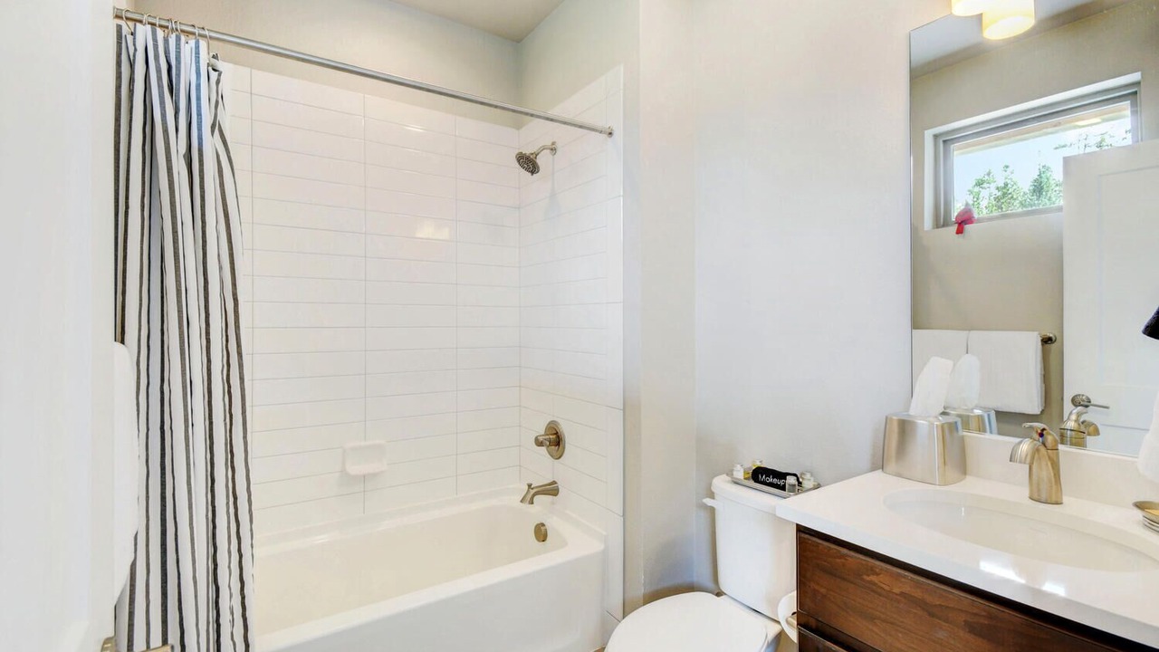 Photo of Bathroom in Rendezvous