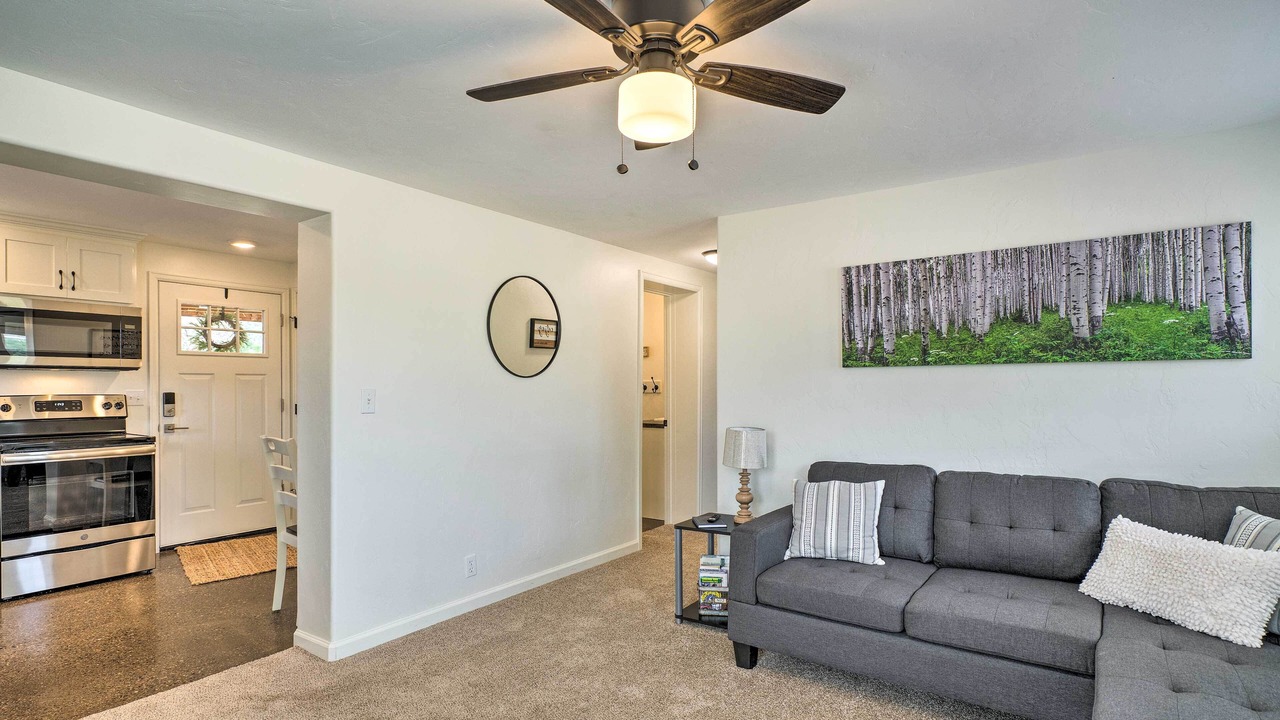 Photo of Livingroom in Lincoln Park