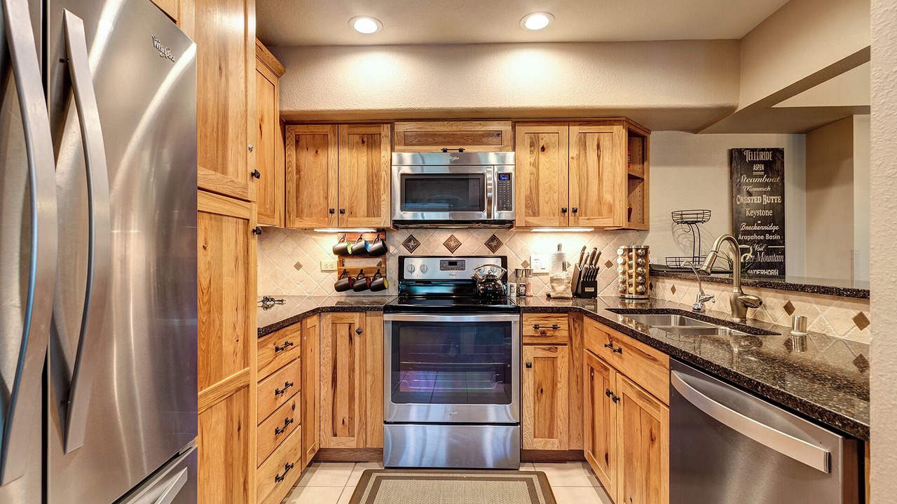Photo of Kitchen in Peak 9