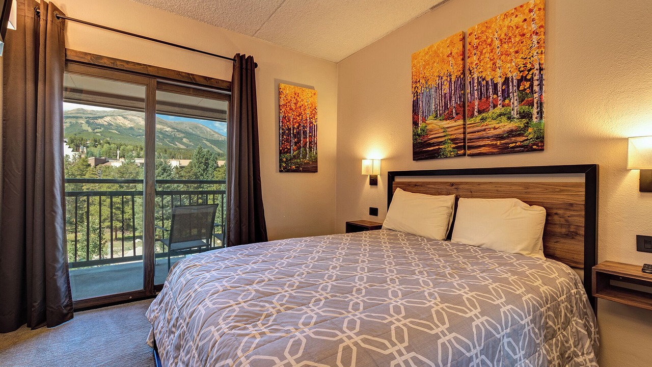 Photo of Bedroom in Peak 9