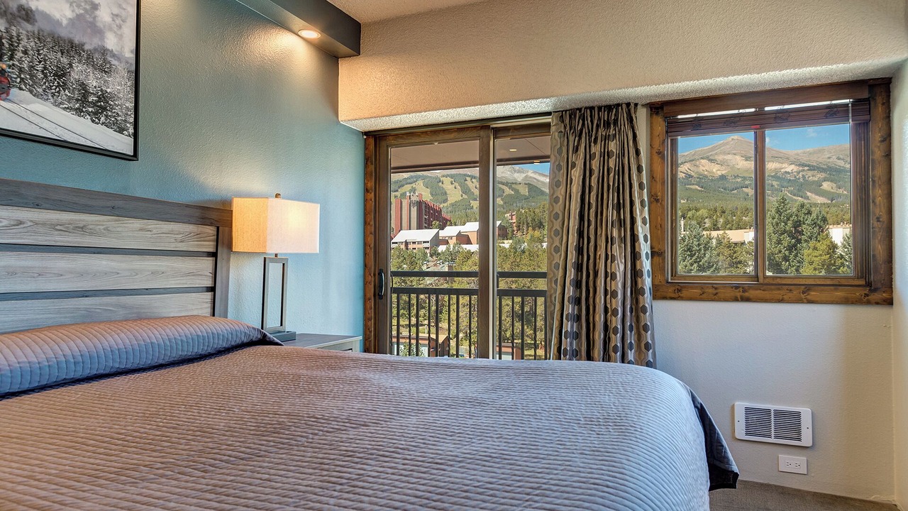 Photo of Bedroom in Peak 9