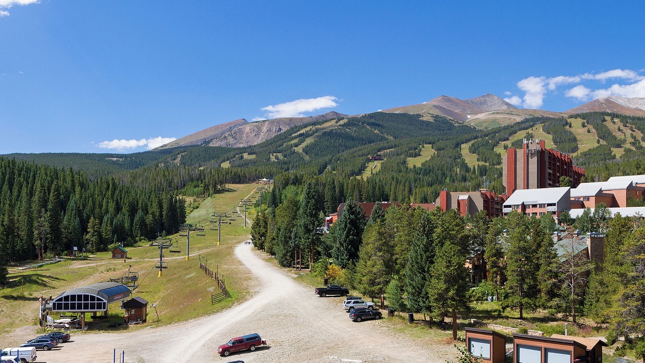 Photo of Others in Peak 9