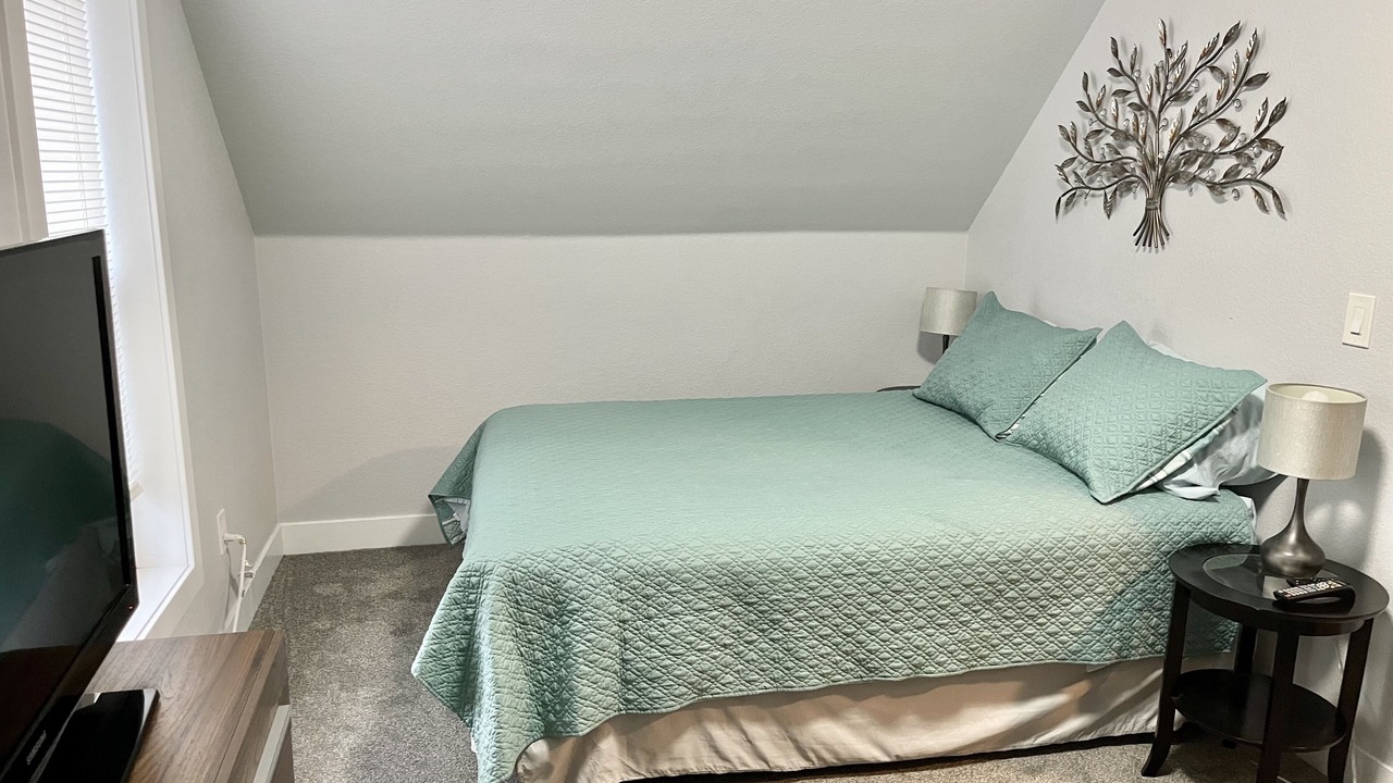 Photo of Bedroom in Curtis Park