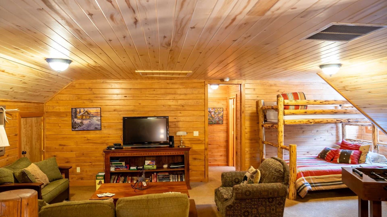 Photo of Livingroom in Lake City