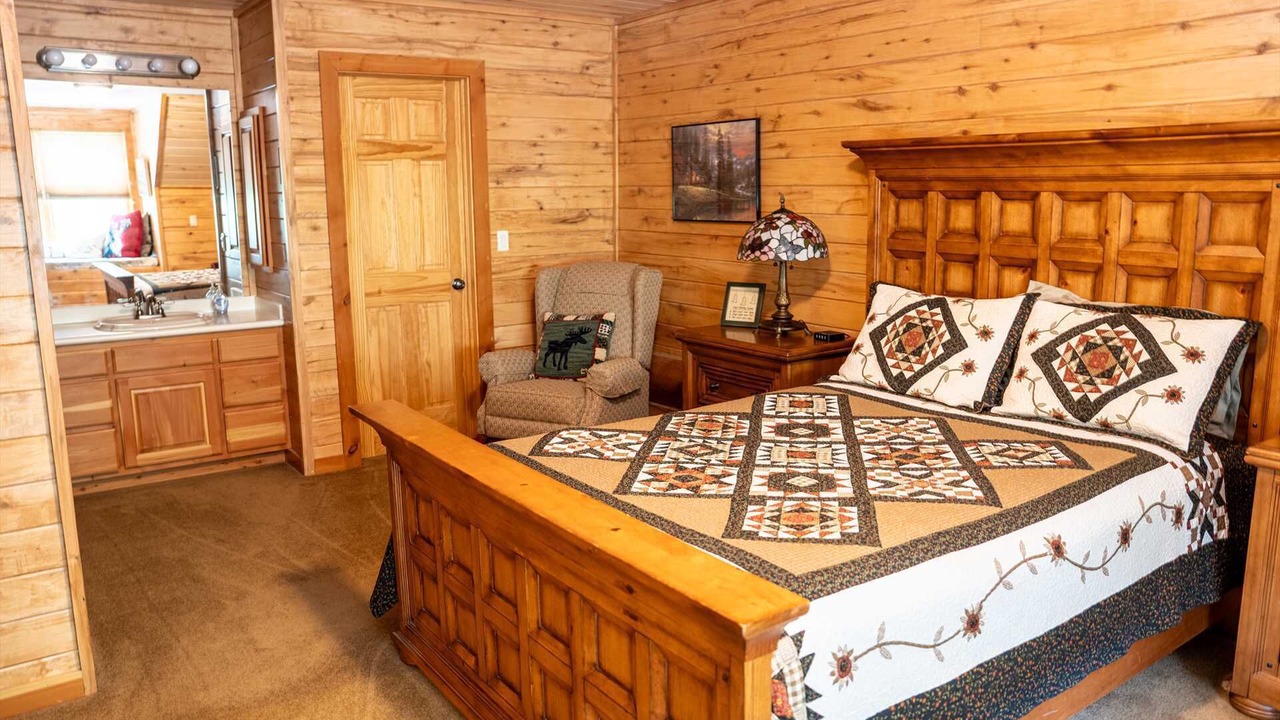 Photo of Bedroom in Lake City