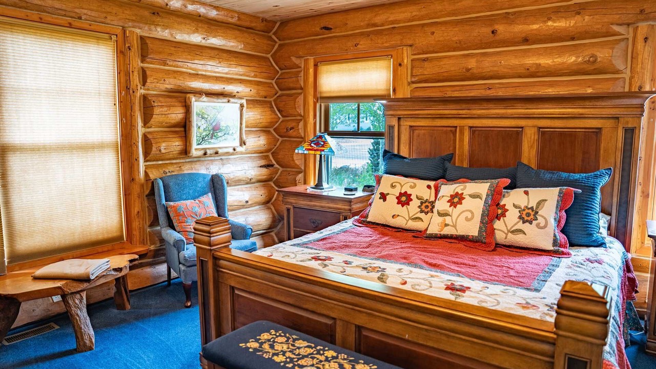 Photo of Bedroom in Lake City