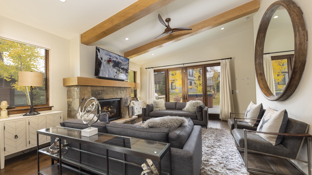 Photo of Livingroom in Fairmount On The River