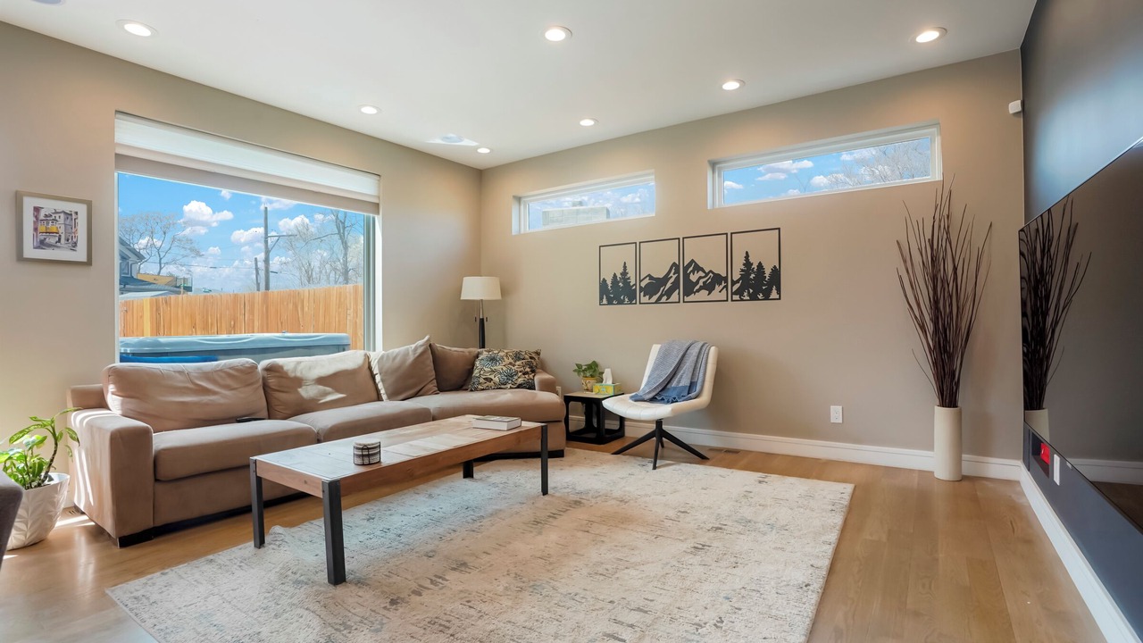 Photo of Livingroom in Sunnyside