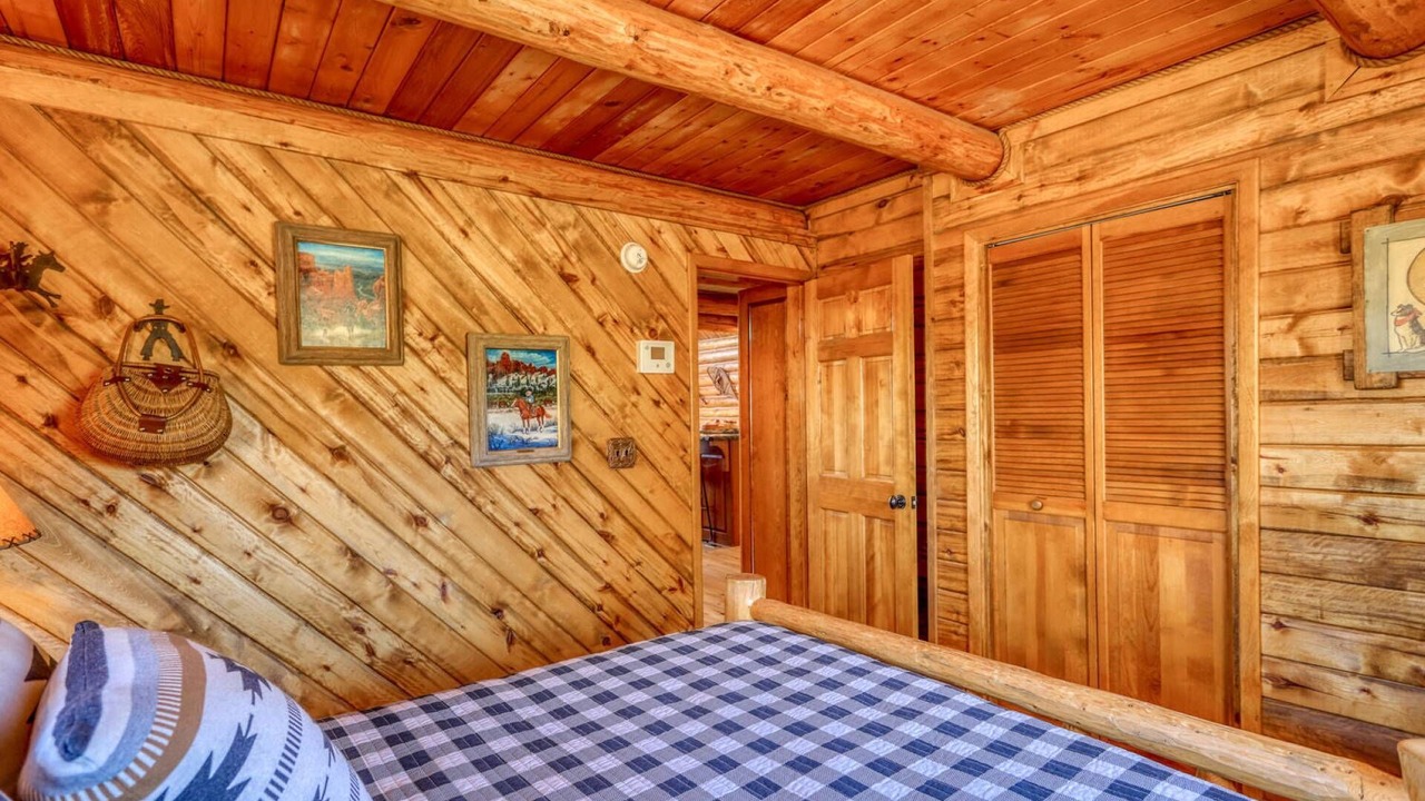 Photo of Bedroom in Pagosa Springs