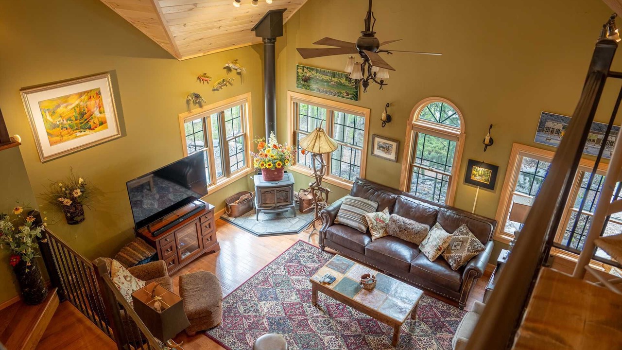 Photo of Livingroom in Lake City