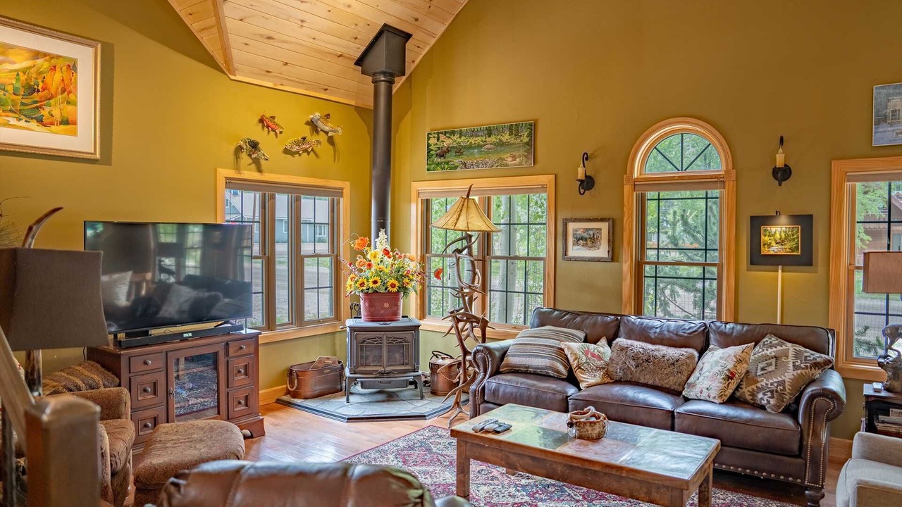 Photo of Livingroom in Lake City