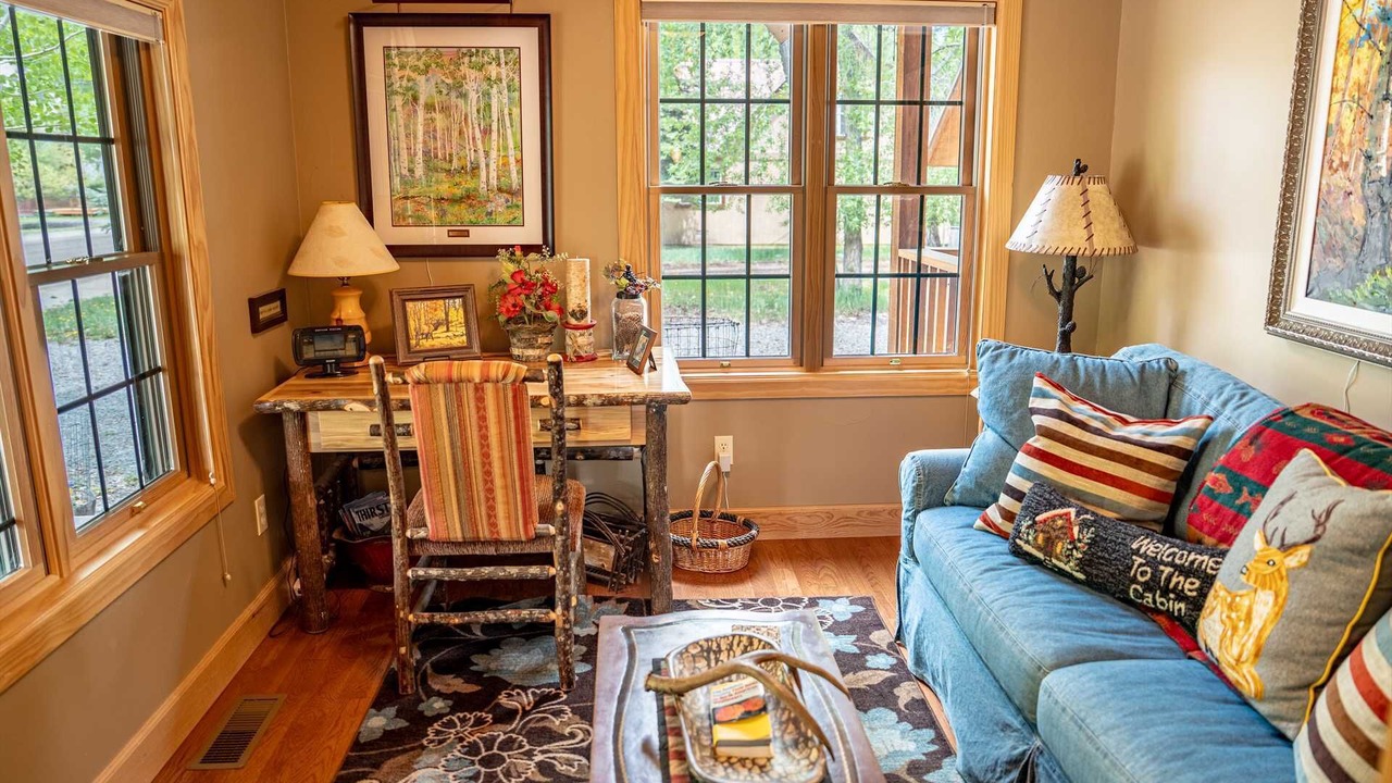 Photo of Livingroom in Lake City