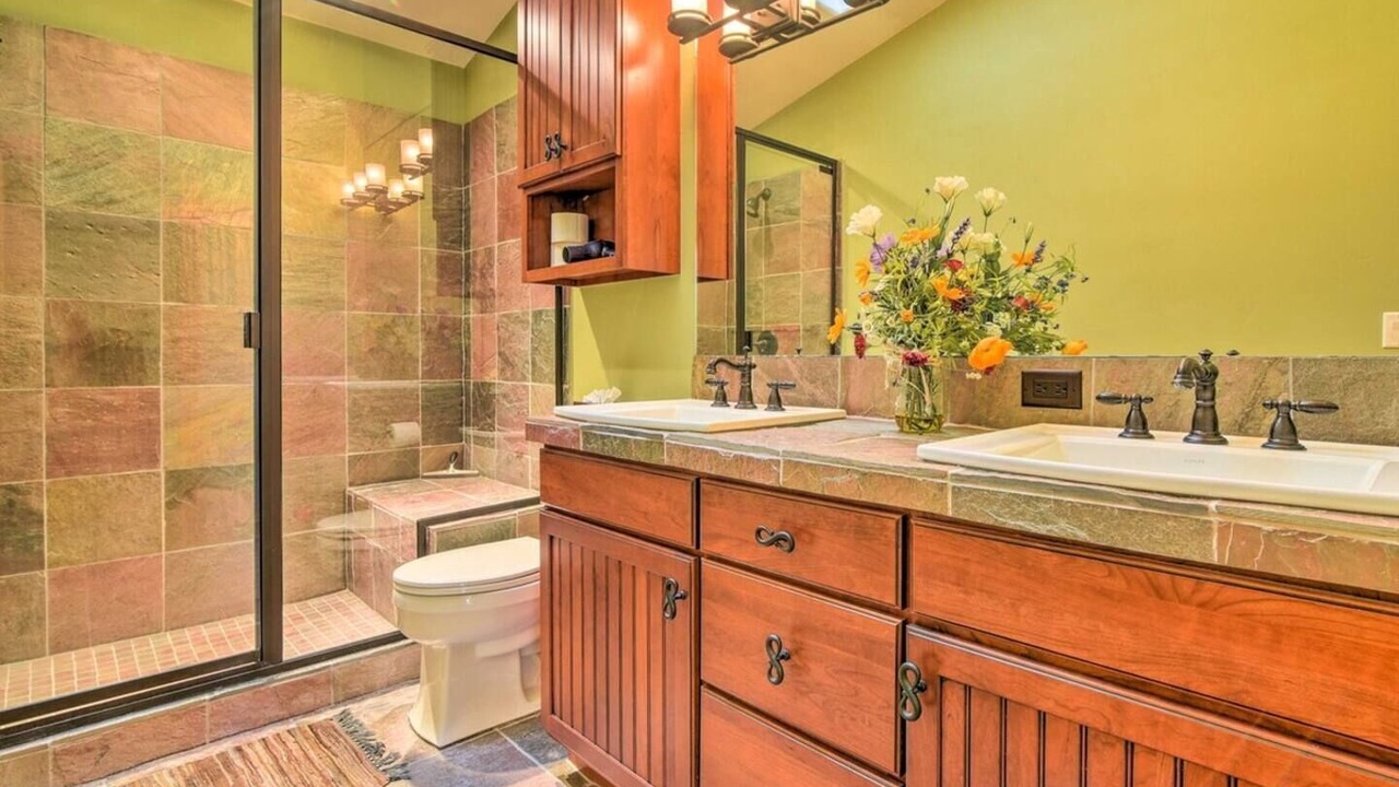 Photo of Bathroom in Fraser