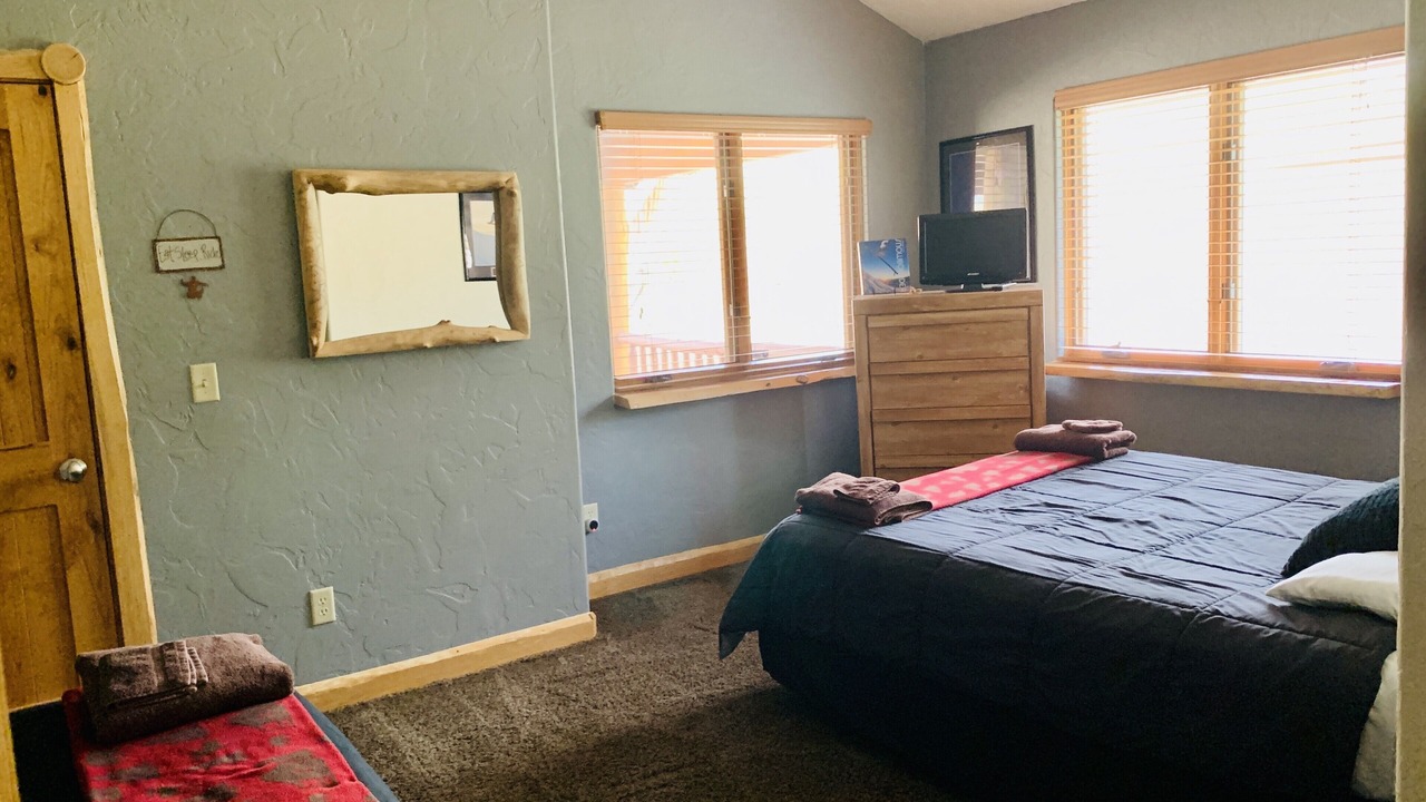 Photo of Bedroom in Oak Creek