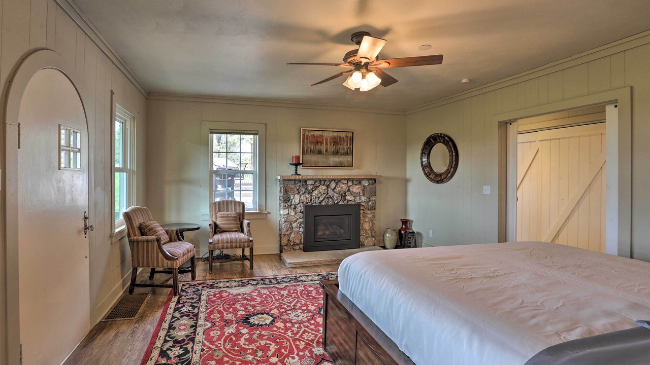 Photo of Livingroom in Conifer